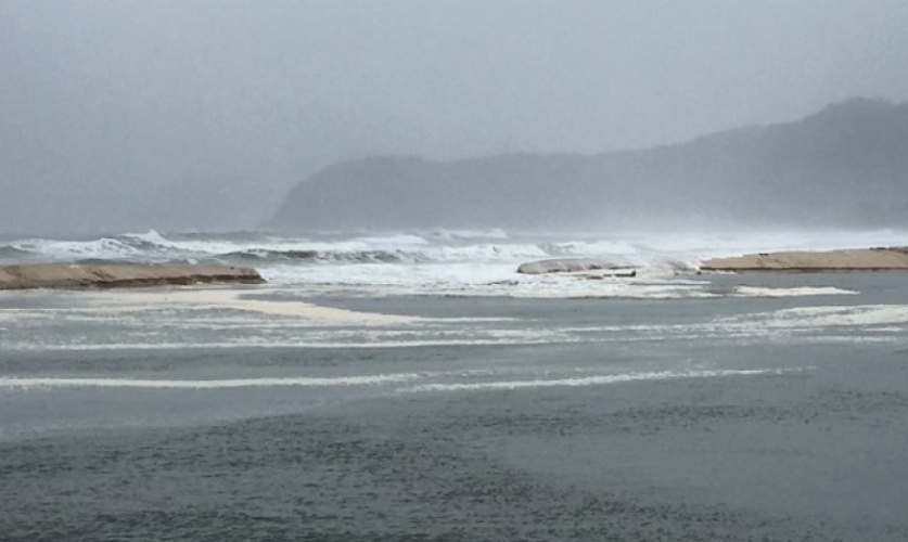 Defesa Civil alerta para chuva e ventos fortes no Litoral Norte; São Sebastião adia eventos