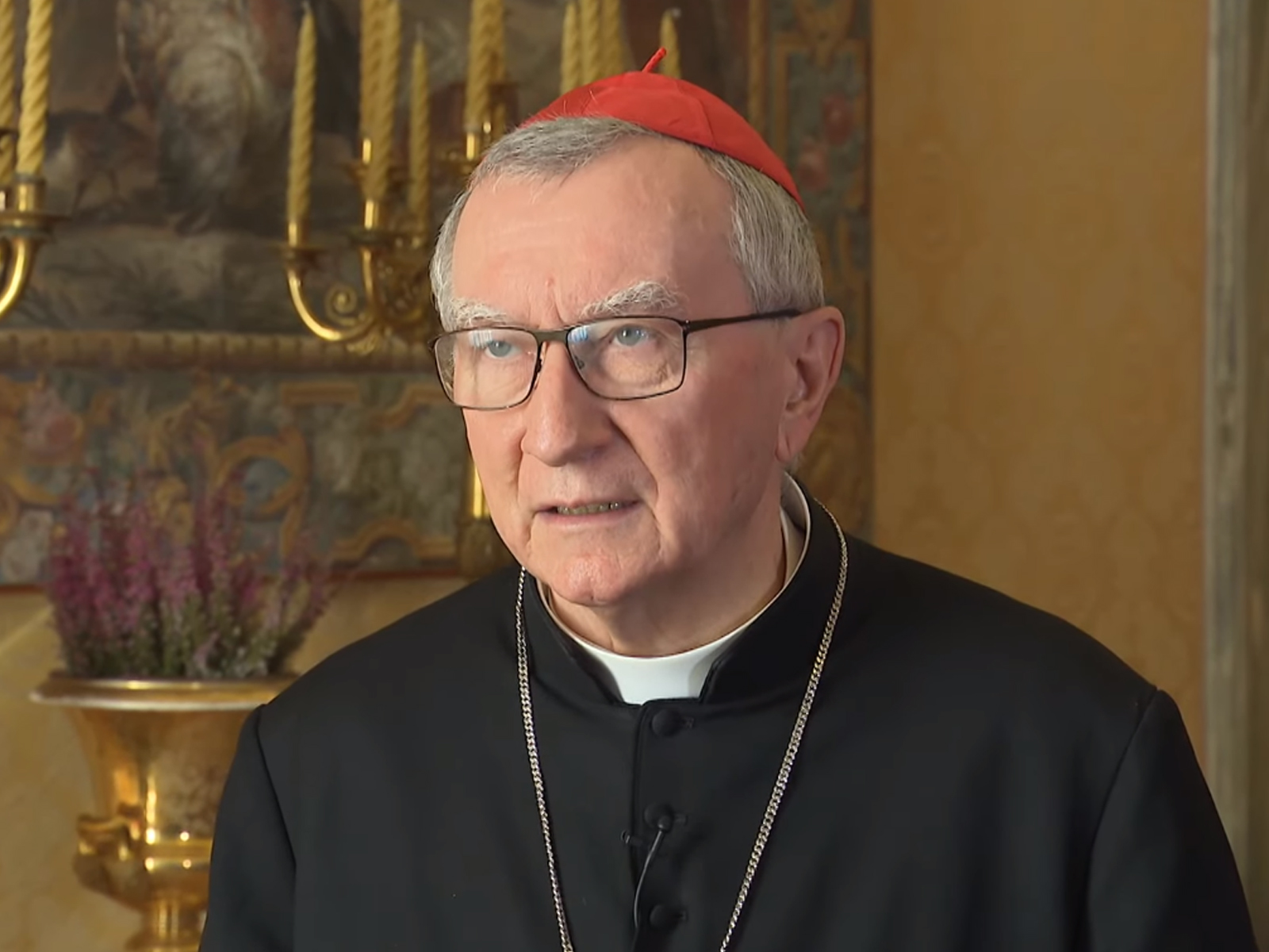 "Para construir a paz é necessário olhar nos olhos", diz Parolin